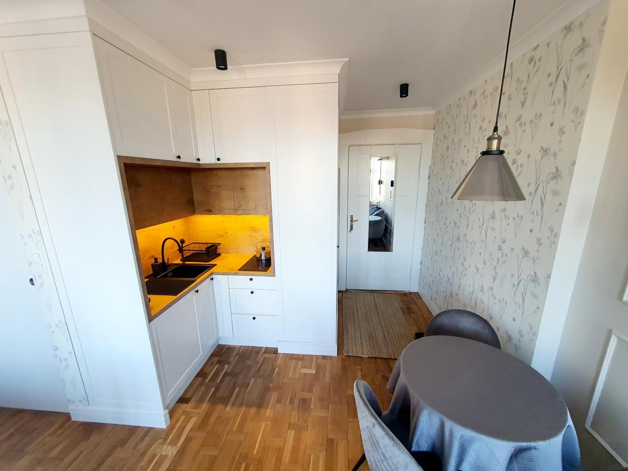 Klimatyczny Apartament Na Bydgoskim Przedmiesciu Torun Bilik gambar